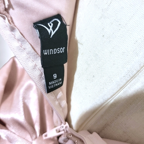 Windsor Soft Pink Short Cocktail Prom Party Dress with Gold Glitter Sparkle - Picture 6 of 17